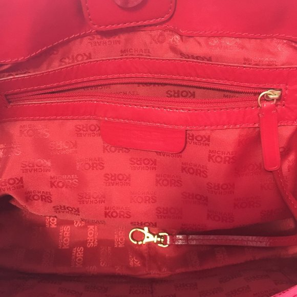 MICHAEL KORS PATENT LEATHER RED SATCHEL - Picture 4 of 6